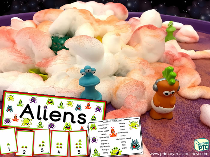 Space small world spaghetti play - Role Play Sensory Play - Tuff Tray Ideas Early Years / Nursery / Primary