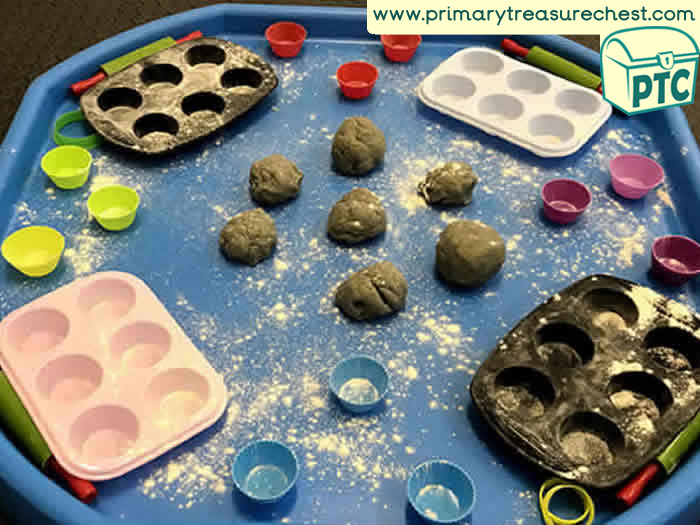 SPACE  Mooncakes Playdough - Role Play Sensory Play - Tuff Tray Ideas Early Years / Nursery / Primary
