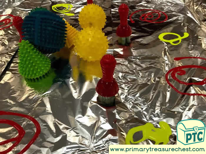 Space Textures CREATIVE AREA tuff tray - Role Play Sensory Play - Tuff Tray Ideas Early Years / Nursery / Primary